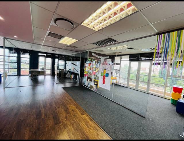 558M² OFFICE FOR SALE IN FOURWAYS